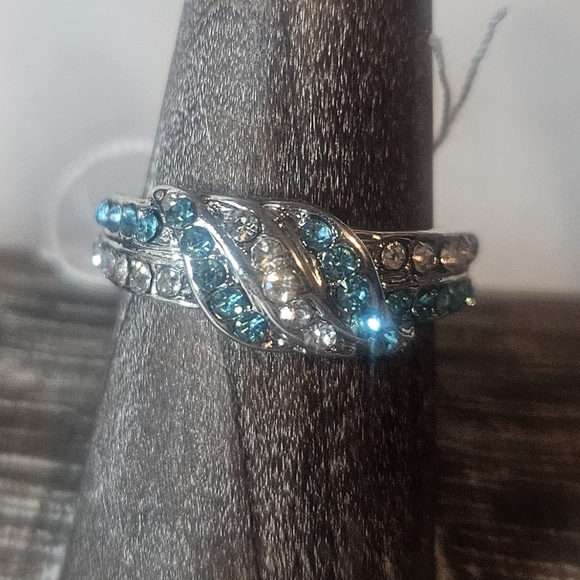 Cubic Zirconia Aqua Blue And Clear Knot Ring Silver Tone Sz 7 NWT - Picture 1 of 1